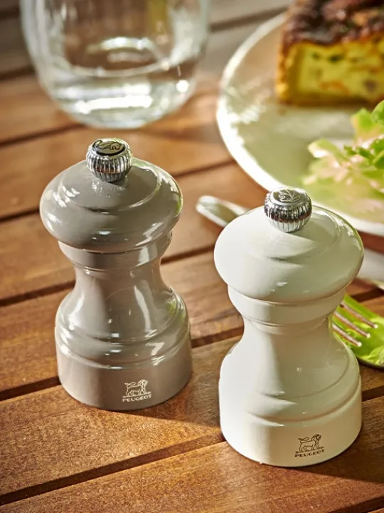 Cheap Bistro Manual wooden pepper mill in pearl grey gloss, 10cm For Under £50 | Pepper