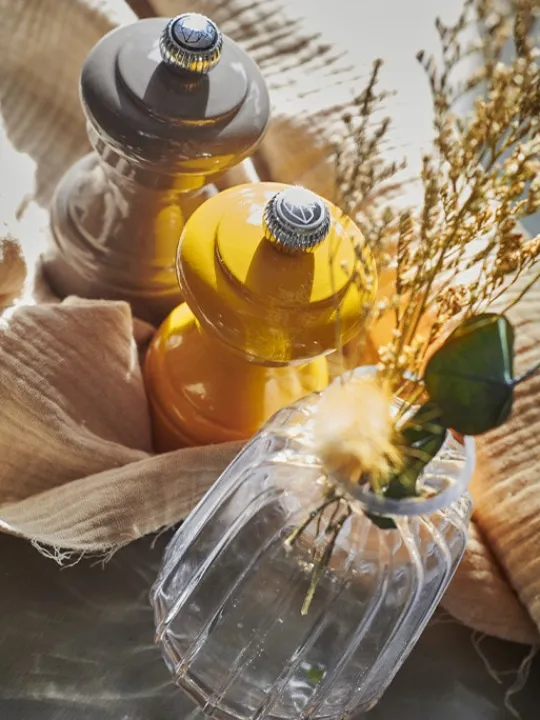 New Bistro Manual wooden pepper mill in saffron gloss, 10cm For Under £50 | Pepper