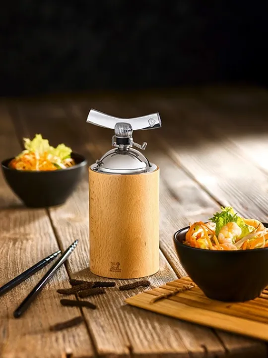 Hot Isen Wooden pepper mill for long peppers and large peppercorns, 16cm Pepper | Pepper Mills