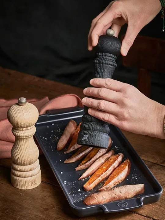 Flash Sale Paris nature black Manual upcycled wooden pepper mill in black, 22cm Pepper | Pepper Mills