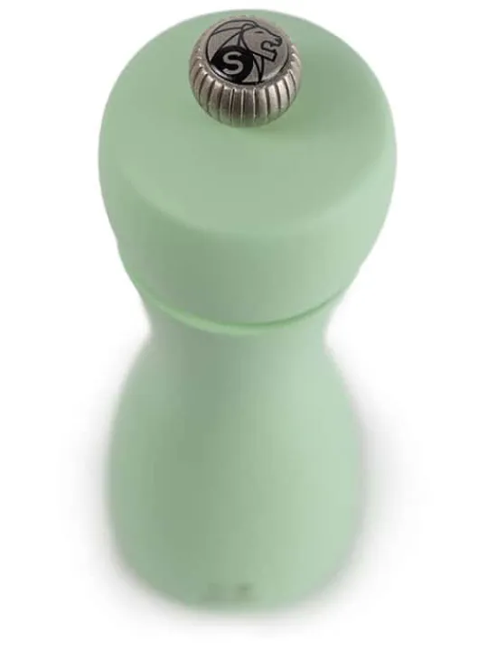 Hot Tahiti Manual beech wood salt mill in green, 15cm Salt | Salt Mills