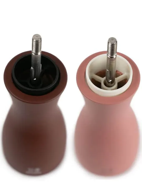 Hot Tahiti Set of manual beech wood salt and pepper mills in cocoa & hazel, 15cm For The Host With The Most | For The Foodie