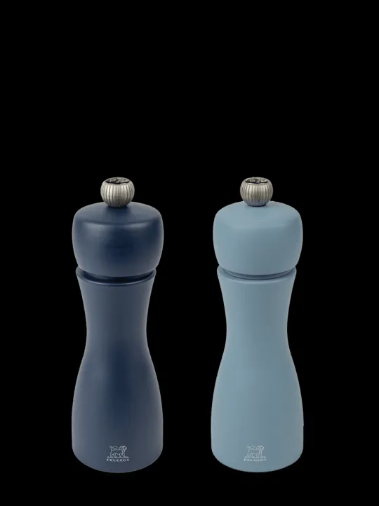Clearance Tahiti Set of manual beech wood salt and pepper mills in midnight blue & azure blue, 15cm For The Host With The Most | For The Foodie