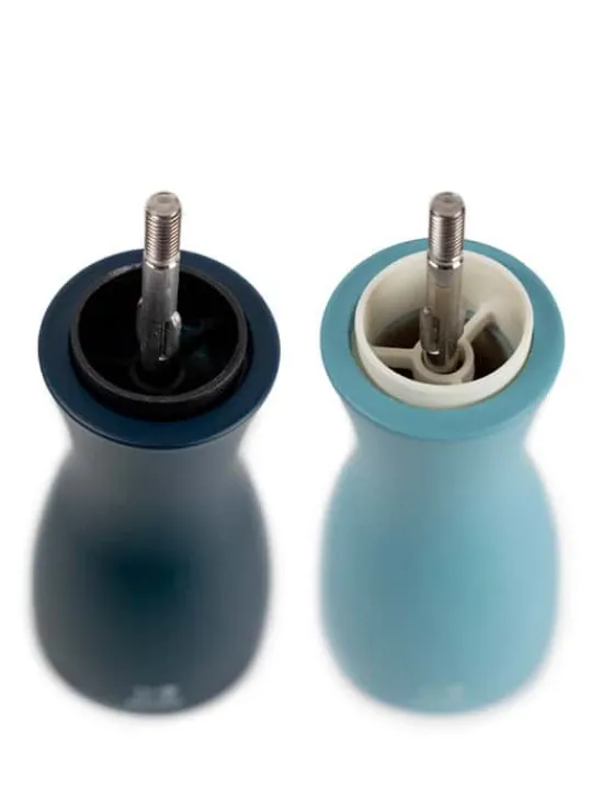 Clearance Tahiti Set of manual beech wood salt and pepper mills in midnight blue & azure blue, 15cm For The Host With The Most | For The Foodie